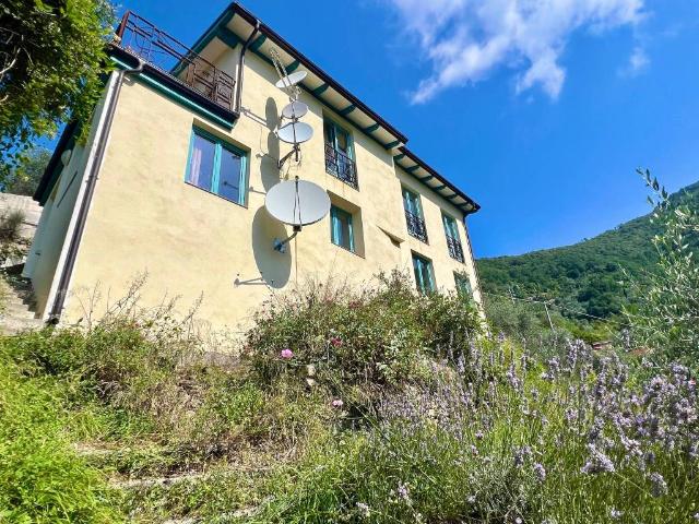 Rustico in vendita a Castel Vittorio, Liguria