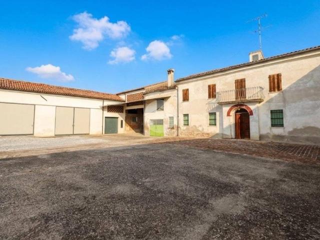 Rustico in vendita a Castelbelforte, Mantova