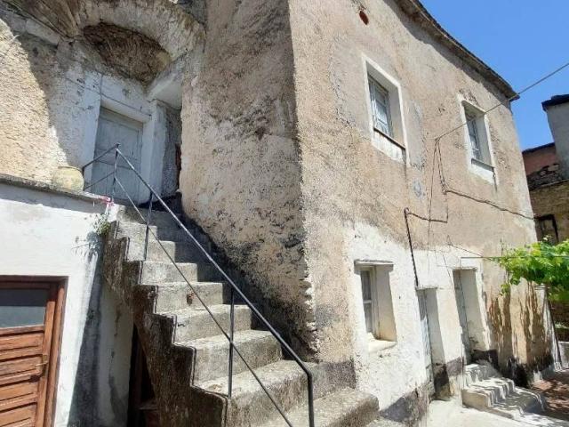 Rustico in vendita a Castelbianco
