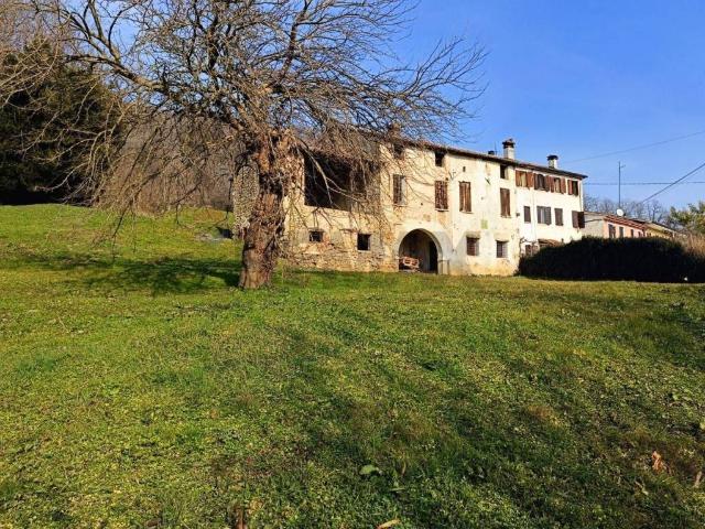 Rustico in vendita a Pieve del Grappa, Castelcucco