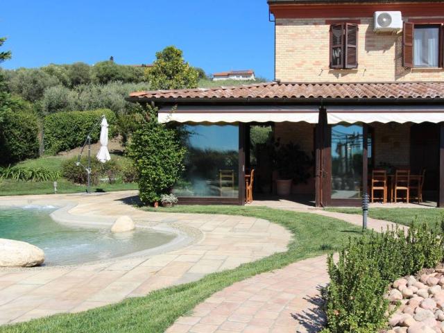 Rustico in vendita a Fornaci, Marche