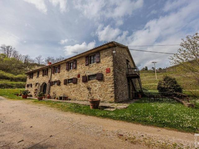 Rustico in vendita a Castelfranco Piandiscò, Toscana