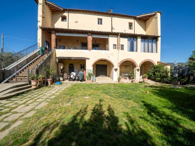 Rustico in vendita a Castelfranco Piandiscò, Toscana