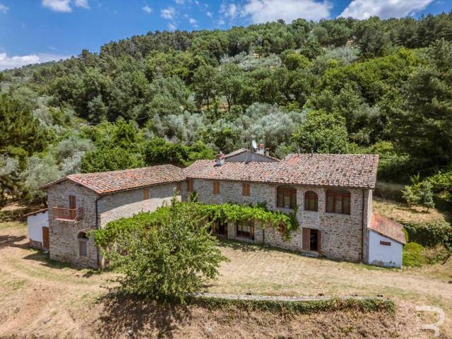 Rustico in vendita a Castelfranco Piandiscò, Toscana