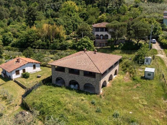 Rustico in vendita a Castelfranco Piandiscò, Toscana