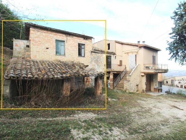 Rustico in vendita a Castellalto, Abruzzo