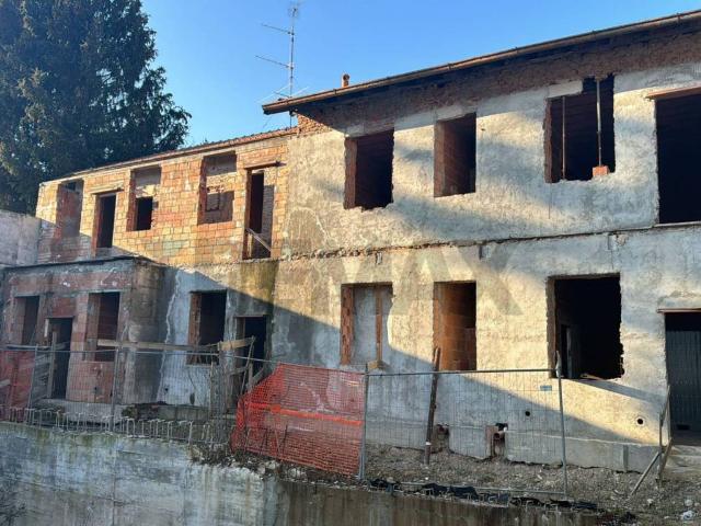Rustico in vendita a Castegnate, Castellanza