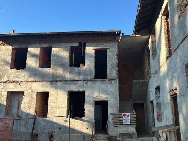 Rustico in vendita a Castegnate, Castellanza