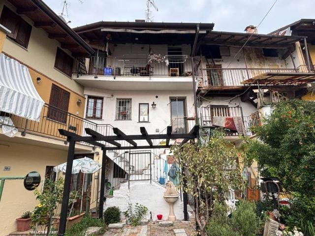 Rustico in vendita a Castelletto sopra Ticino, Novara