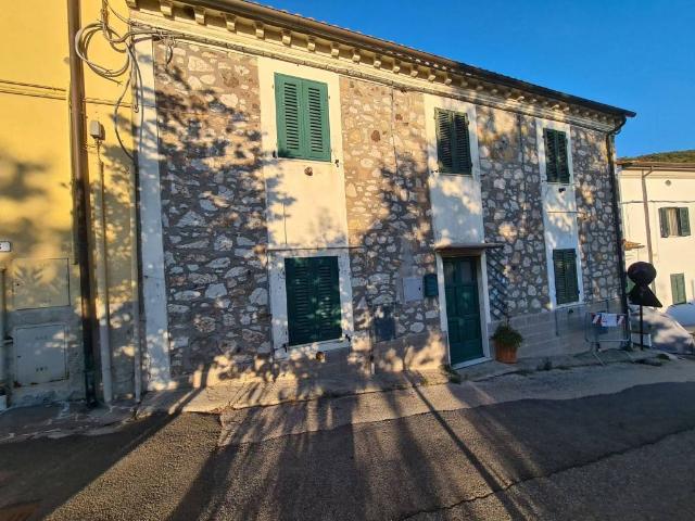 Rustico in vendita a Castellina Marittima, Toscana