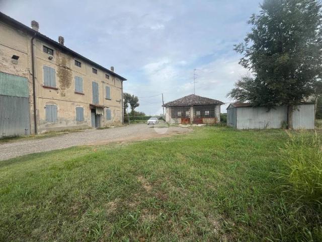 Rustico in vendita a Castelnovo di Sotto