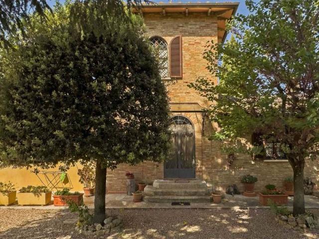 Rustico in vendita a Castelnuovo Berardenga, Toscana