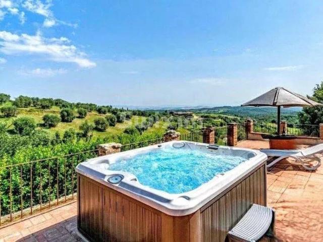 Rustico in vendita a Castelnuovo Berardenga, Siena