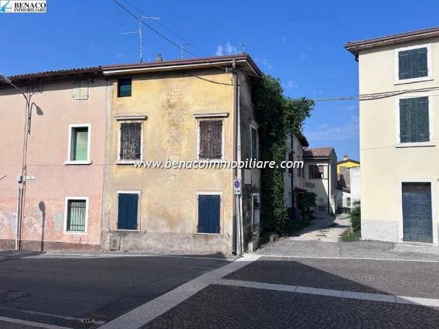 Rustico in vendita a Sandrà, Castelnuovo del Garda