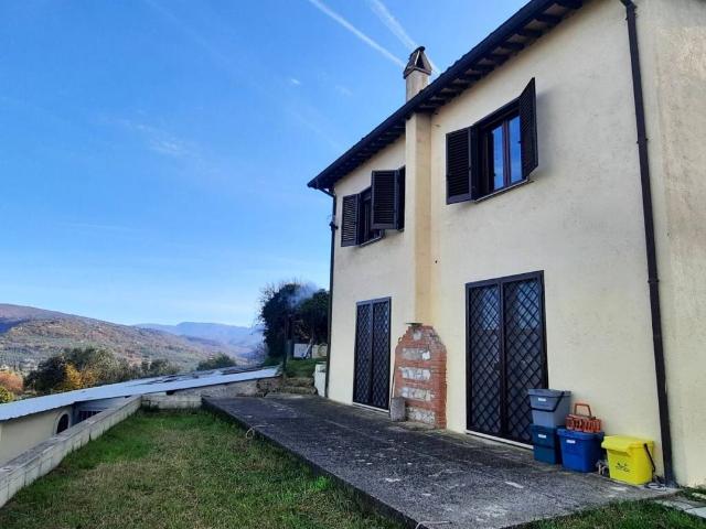 Rustico in vendita a Castelnuovo Di Farfa, Lazio