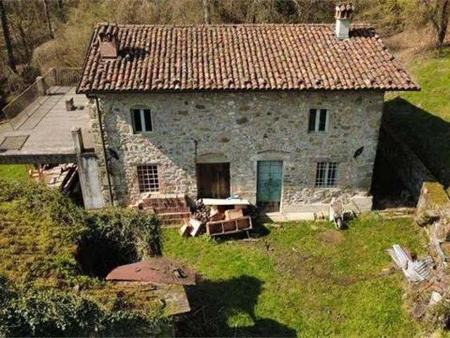 Rustico in vendita a Cerretoli, Castelnuovo di Garfagnana