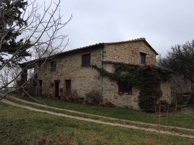 Rustico in vendita a Castelnuovo Val Di Cecina, Toscana