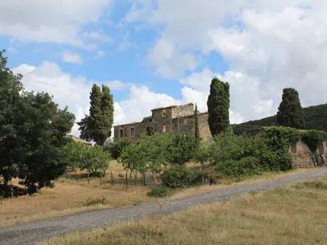 Rustico in vendita a Castelnuovo Val Di Cecina, Toscana