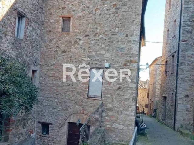 Rustico in vendita a Castelnuovo Val Di Cecina, Toscana