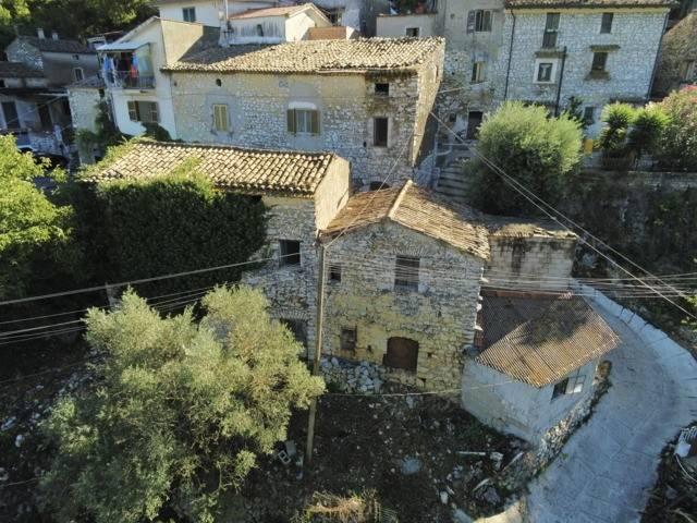 Rustico in vendita a Castelnuovo Parano, Lazio