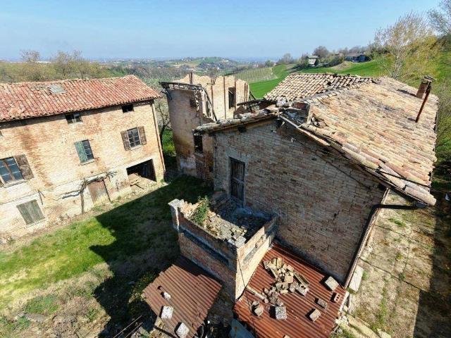 Rustico in vendita a Unione di comuni Terre di Castelli, Castelvetro Di Modena