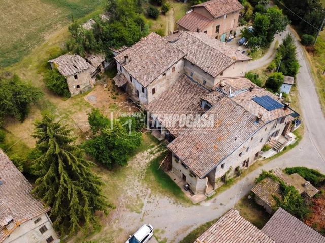 Rustico in vendita a Levizzano Rangone, Castelvetro di Modena
