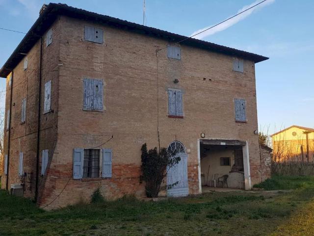 Rustico in vendita a Unione di comuni Terre di Castelli, Castelvetro Di Modena