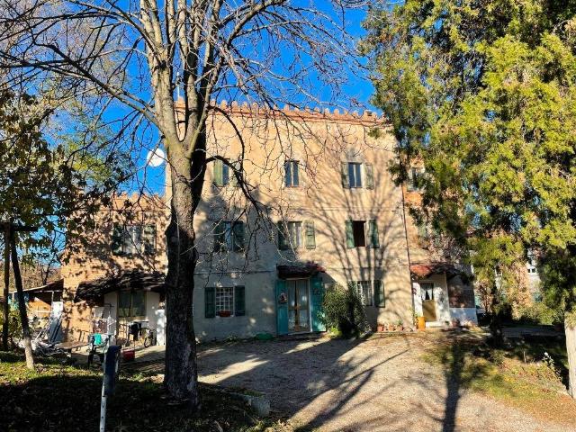 Rustico in vendita a Unione di comuni Terre di Castelli, Castelvetro Di Modena