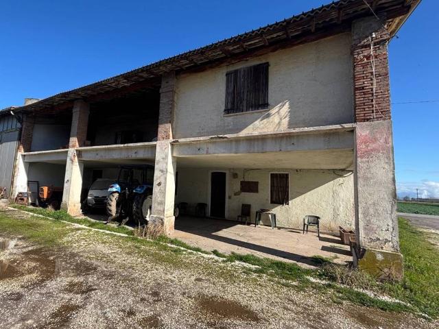 Rustico in vendita a Castenedolo, Lombardia
