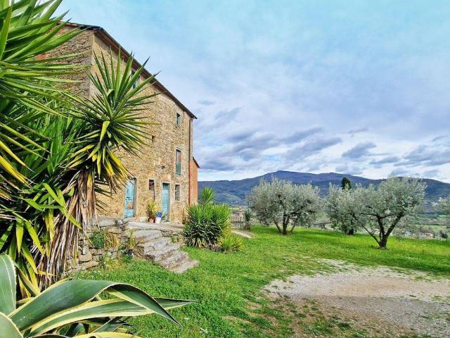 Rustico in vendita a Castiglion Fiorentino, Toscana