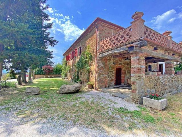 Rustico in vendita a Castiglion Fiorentino, Toscana