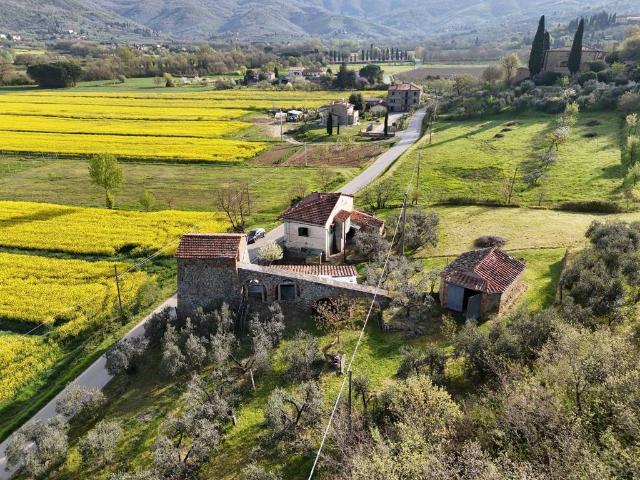 Rustico in vendita a Castiglion Fiorentino, Toscana