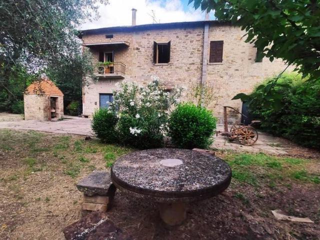 Rustico in vendita a Castiglion Fiorentino, Toscana
