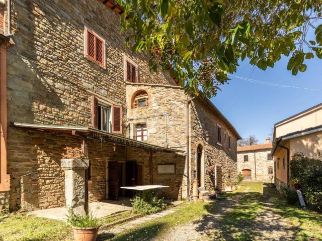 Rustico in vendita a Castiglion Fiorentino, Toscana
