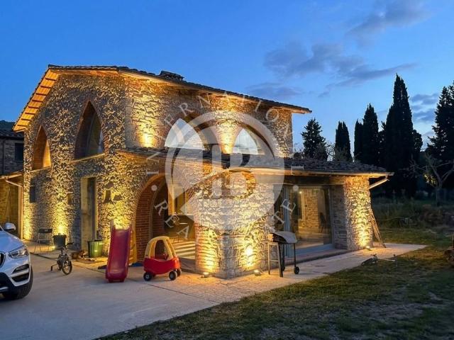 Rustico in vendita a Castiglion Fiorentino, Toscana
