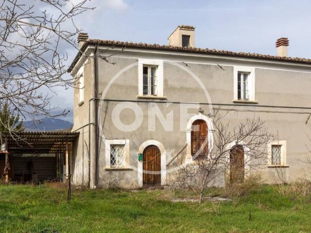 Rustico in vendita a Castiglione A Casauria, Abruzzo