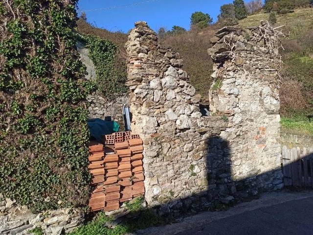 Rustico in vendita a Castiglione Chiavarese, Liguria