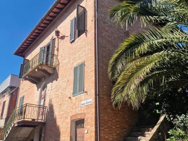 Rustico in vendita a Petrignano, Gioiella