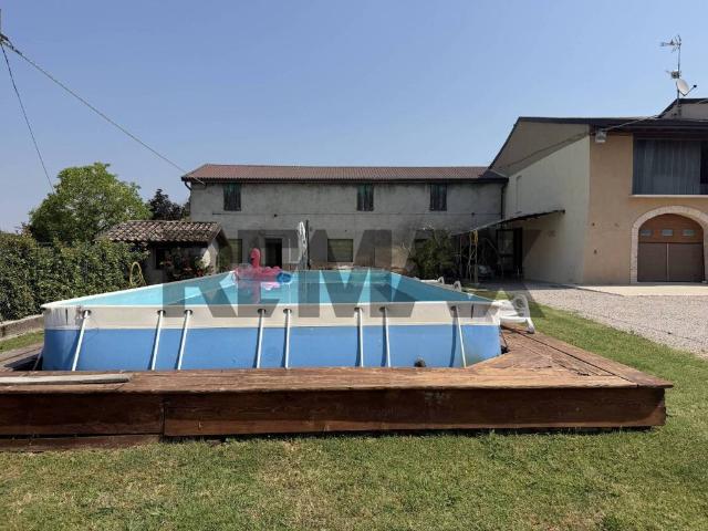 Rustico in vendita a Castiglione Delle Stiviere, Lombardia
