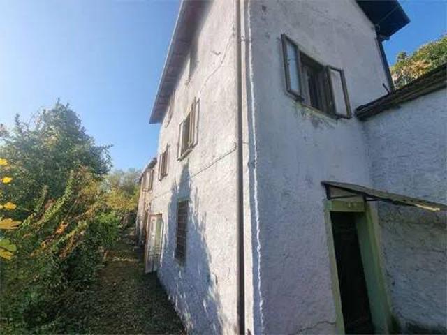 Rustico in vendita a Chiozza, Castiglione di Garfagnana