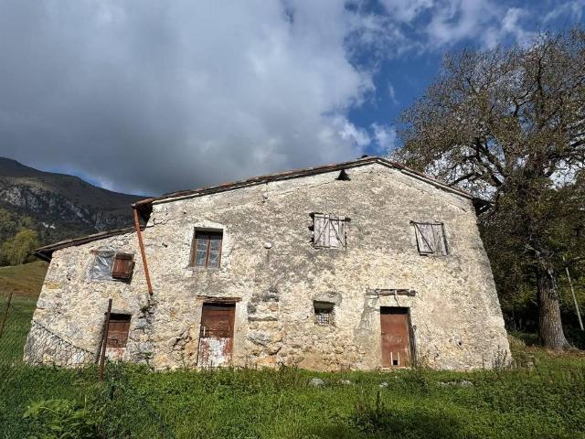 Rustico in vendita a Biliardo, Castione della Presolana