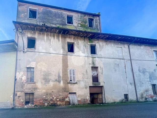 Rustico in vendita a Castrezzato, Lombardia