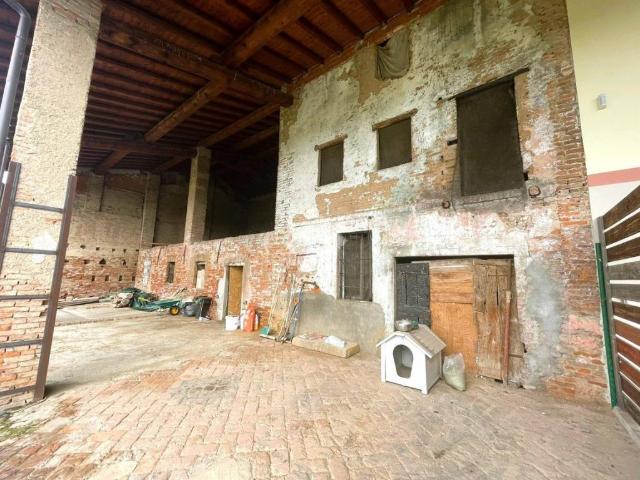 Rustico in vendita a Castrezzato, Lombardia