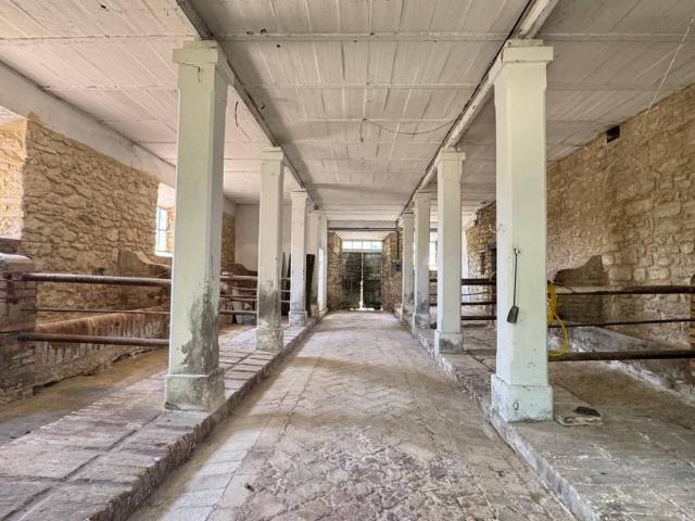 Rustico in vendita a Unione di Comuni della Romagna Forlivese, Castrocaro Terme