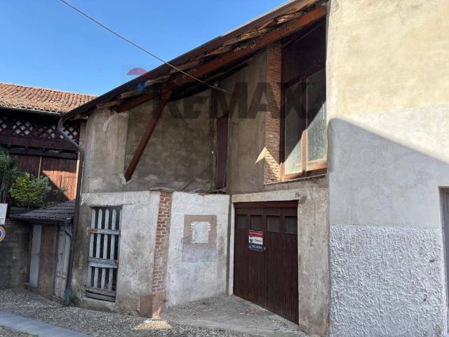 Rustico in vendita a Castronno, Lombardia