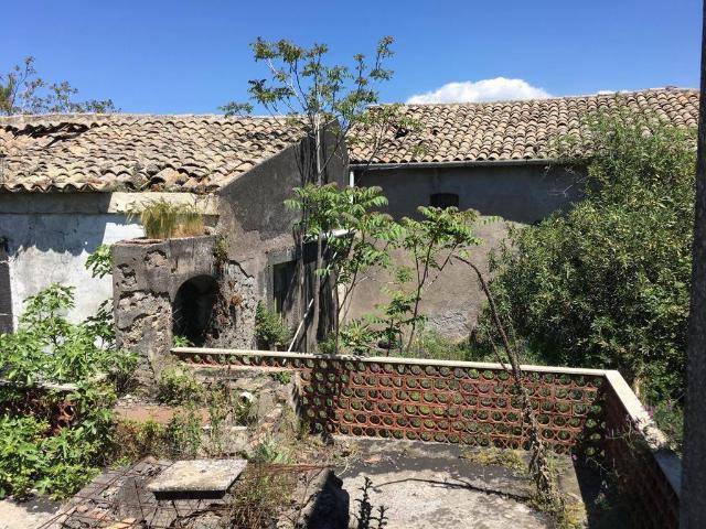 Rustico in vendita a Belpasso, Sicilia