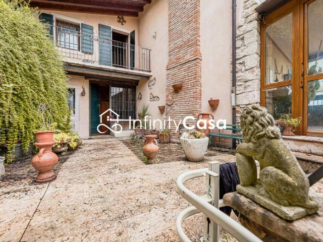 Villa Indipendente in vendita a Cavaion Veronese, Veneto