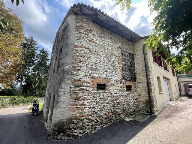 Rustico in vendita a Cavaso del Tomba, Caniezza