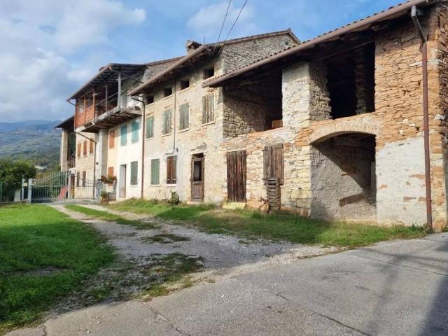 Rustico in vendita a Cavaso del Tomba, Vettorazzi