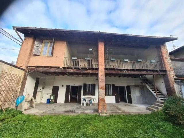 Rustico in vendita a Cazzago San Martino, Lombardia